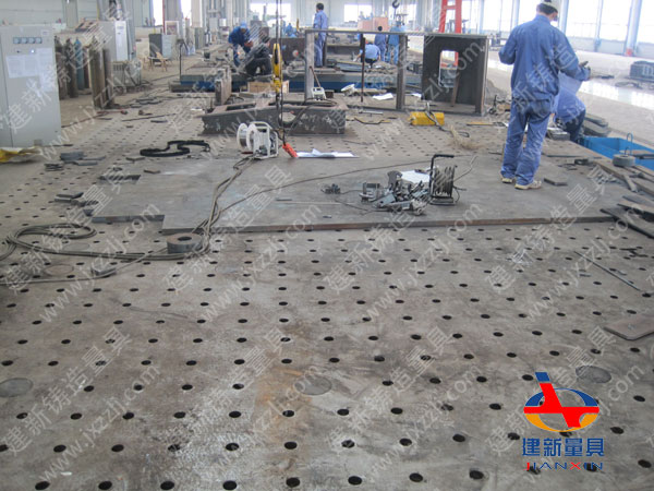 �Ϻ�ĳ���S���b��ƽ�_�F���D